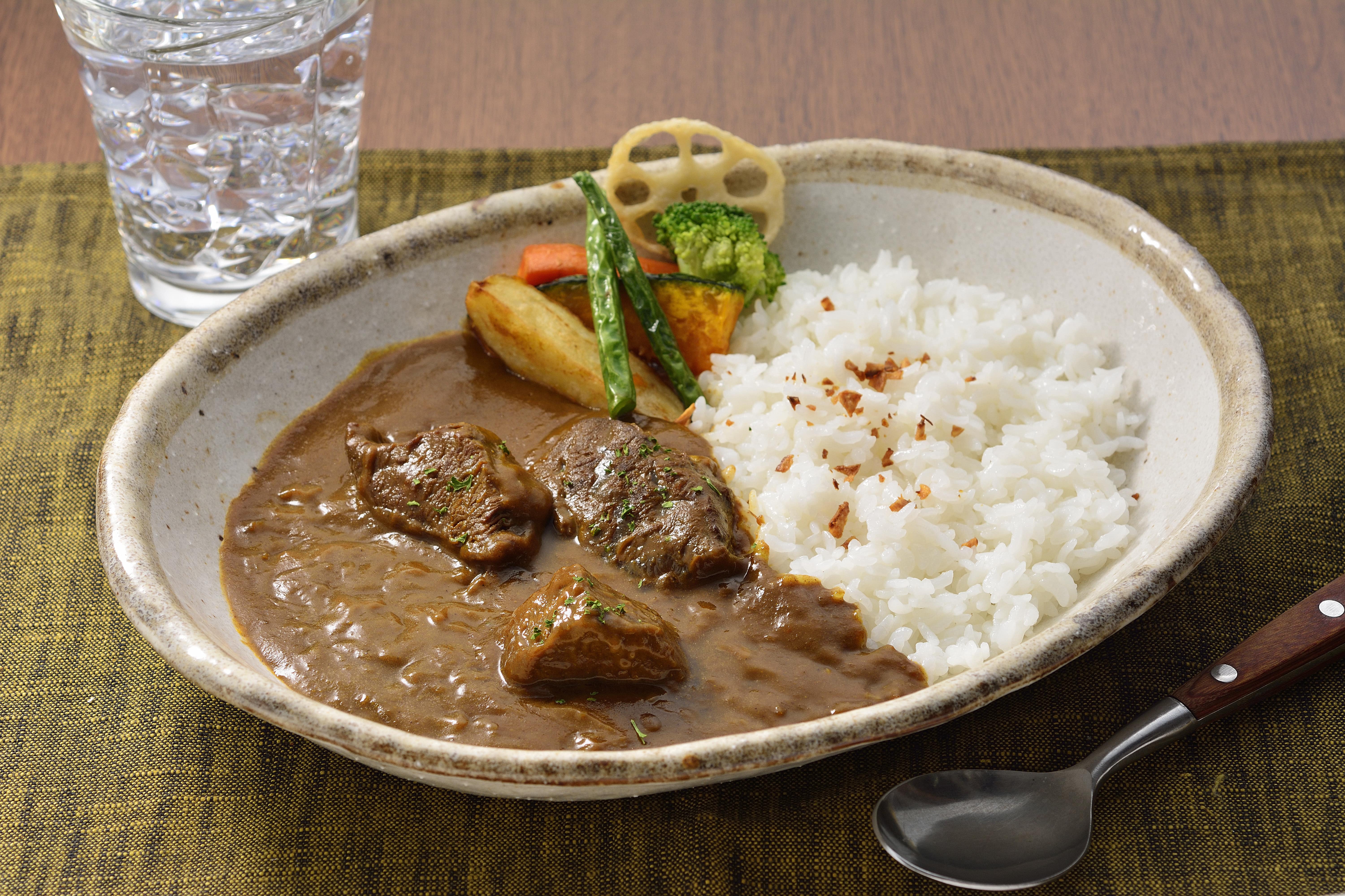 阿寒モルト牛ビーフカレー